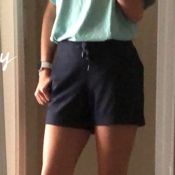 Navy blue shorts - Picture 3 of 3